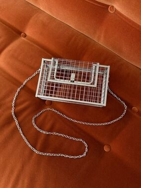 Silver Wireframe Crossbody Bag - Minimal Metallic Design